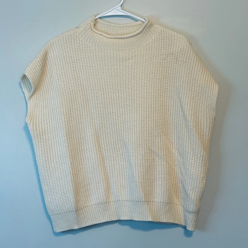 Elegant Cream Sweater Vest - Picture 3 of 5